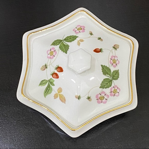 Vintage WEDGWOOD Wild Strawberry Trinket Box - Picture 3 of 9